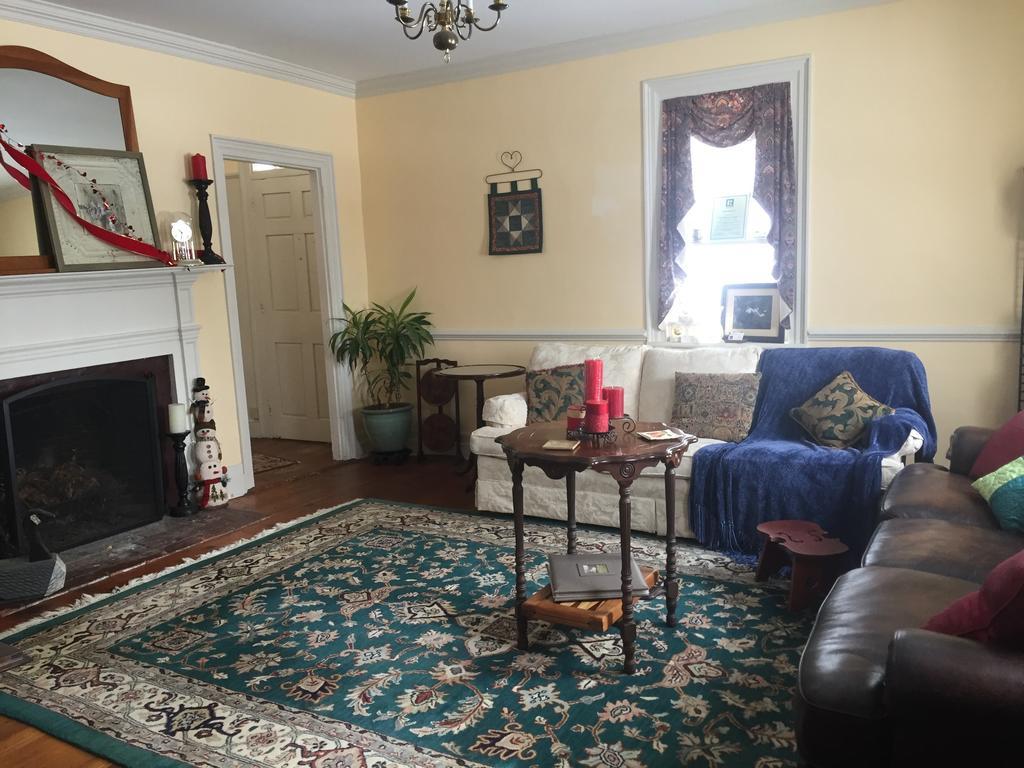 Stephen Clay Homestead Bed And Breakfast Кандия Экстерьер фото