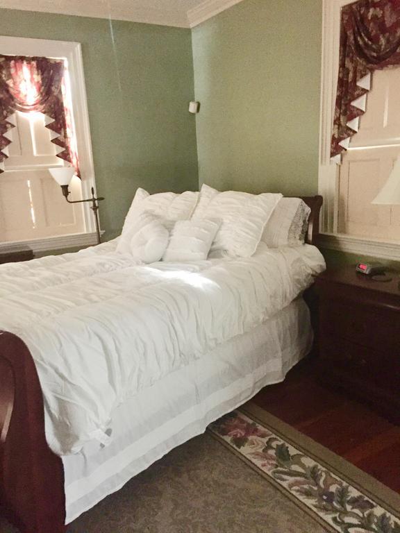 Stephen Clay Homestead Bed And Breakfast Кандия Экстерьер фото