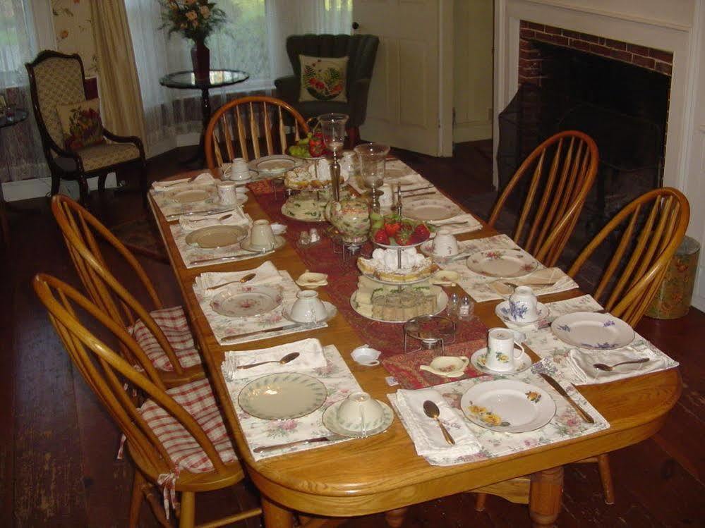 Stephen Clay Homestead Bed And Breakfast Кандия Экстерьер фото